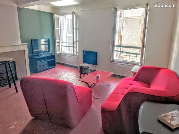 Appartement meublé dans immeuble calme