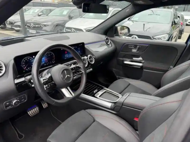 Mercedes Gla 200 d amg line — photo 32