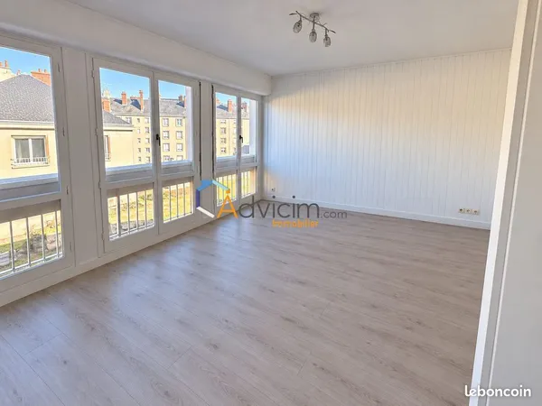 Studio 1 pièce 28 m²