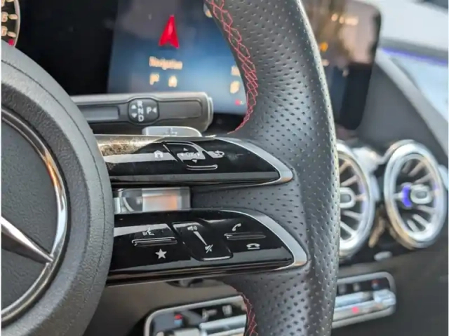 Mercedes Gla 250 e hybrid eq — photo 14