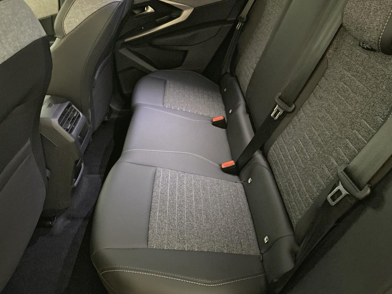 Peugeot 3008 electrique 210 ch 73 kwh allure — photo 10