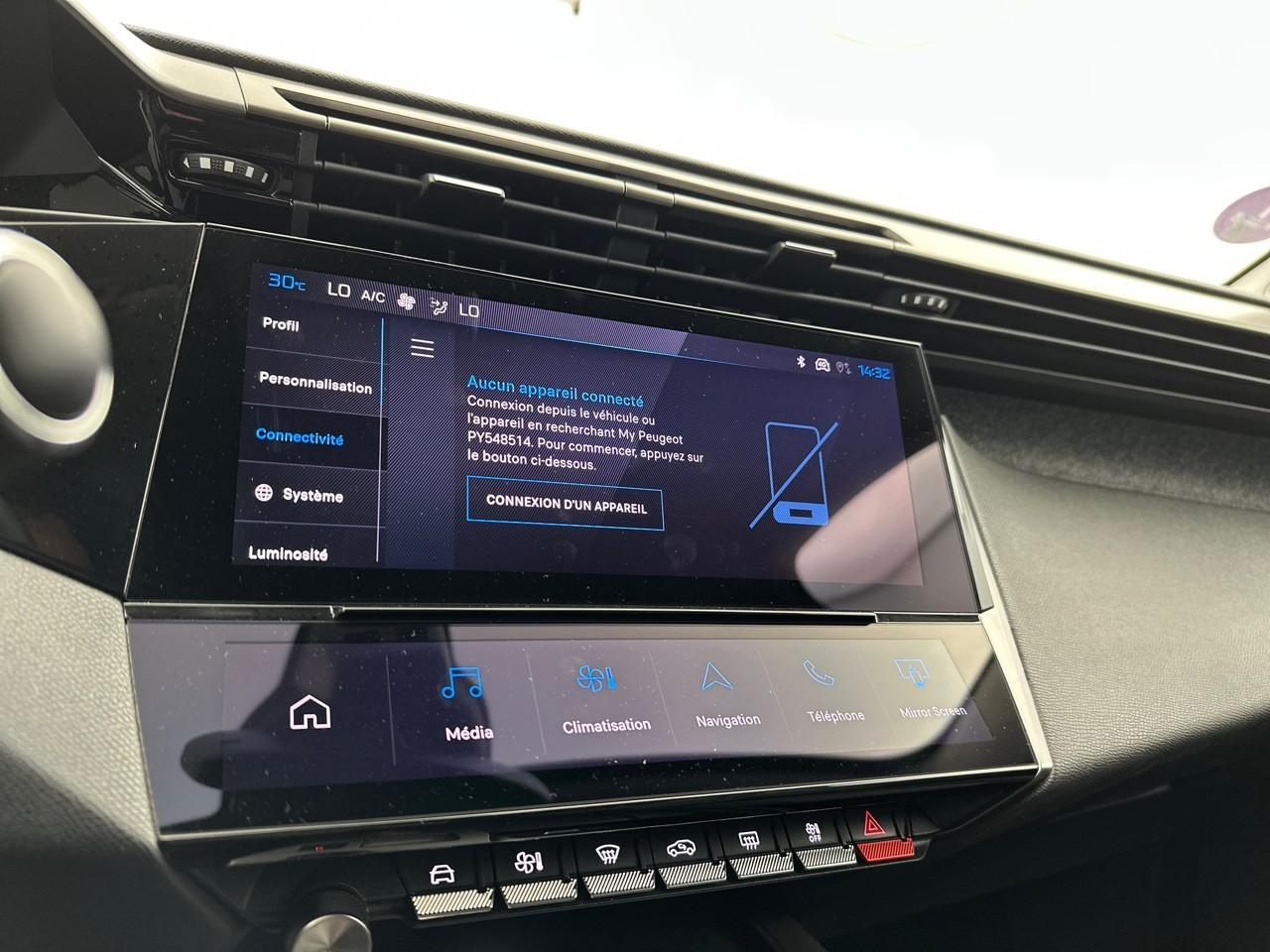 Peugeot 408 phev 180 e-eat8 allure pack — photo 24