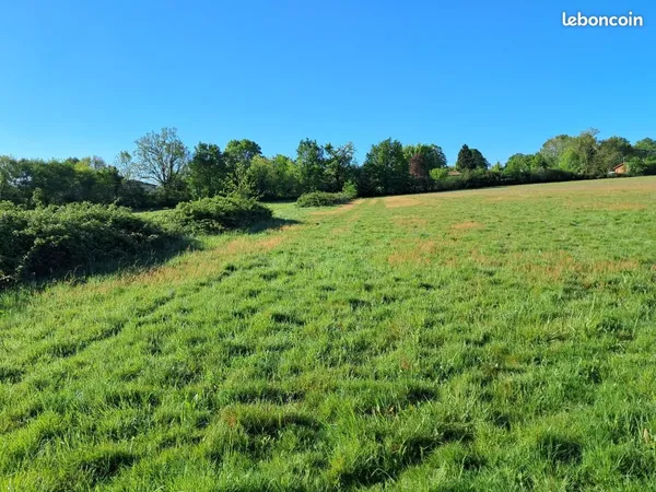 Terrain 700 m² Bonnetan