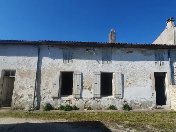 Maison à restaurer avec dépendances