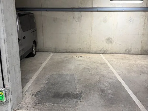 Place de parking souterraine sécurisée - Avenue Albert Petit (Proche RER B / Métro 4)