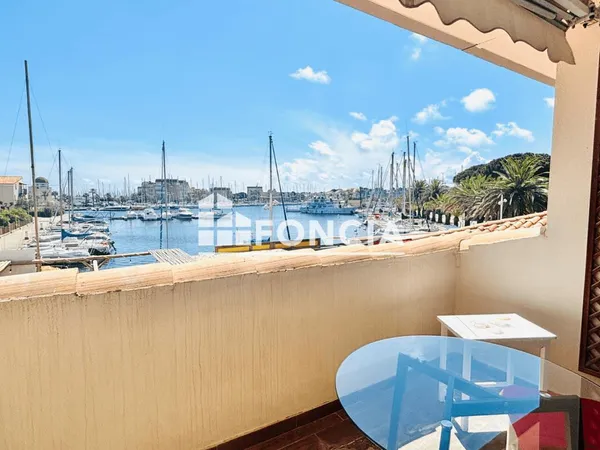 Appartement avec vue imprenable sur le port de Gruissan !