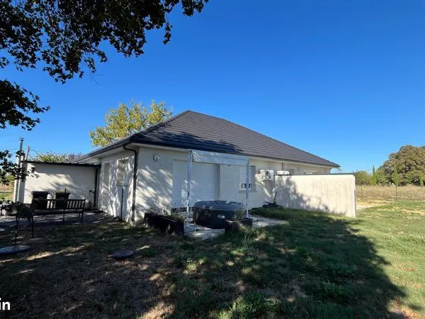 Loue maison 3 pièces 75 m² avec jardin et garage
