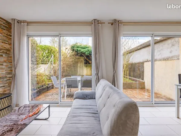 Appartement meublé 42 m² + jardin privatif - Lyon 3 Montplaisir - Garage double