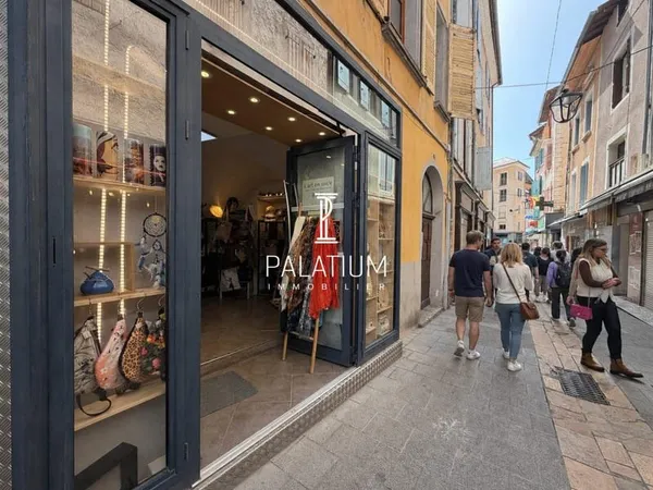 Au coeur du centre-ville, local commercial de 30 m² avec loyer