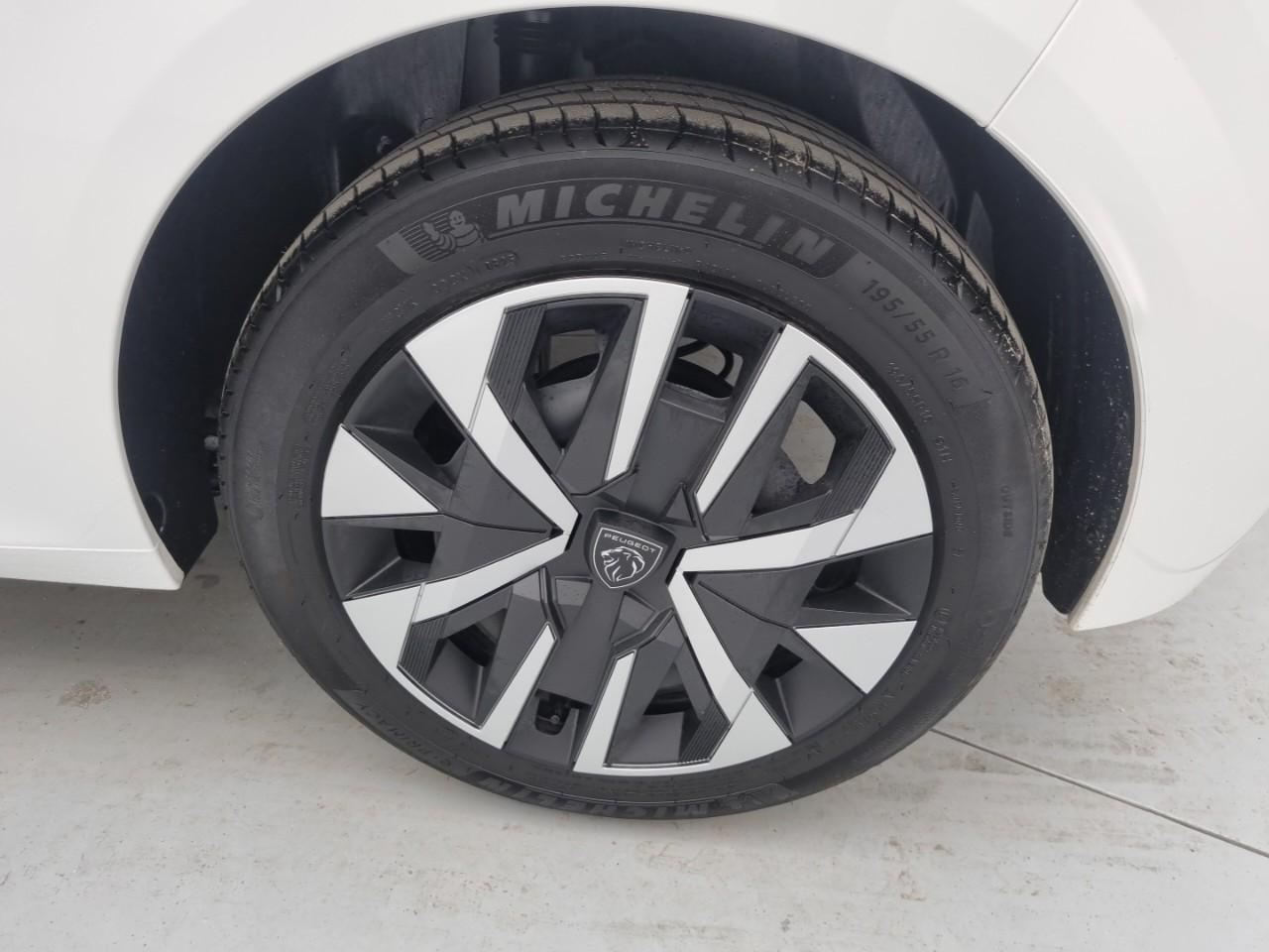 Peugeot 208 100 s&s bvm6 style — photo 16