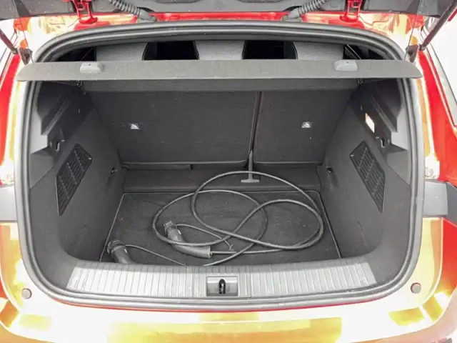 Renault Megane e-tech ev60 220 ch super charge — photo 4
