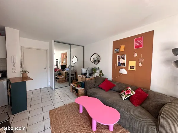 Sous-location appart 33 m² Grenoble gare - 18-27 sept. & 4-11 oct