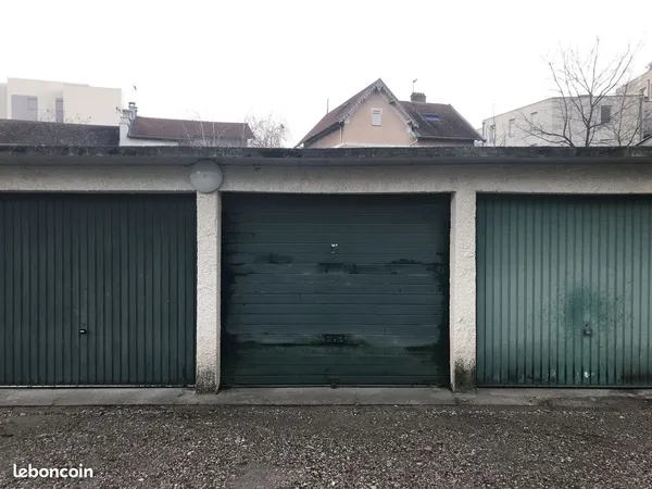 GARAGE A LOUER - Lyon 8