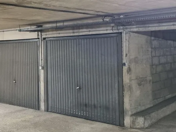 LOCATION BOX FERMÉ 18 m² - MONTROUGE Mairie