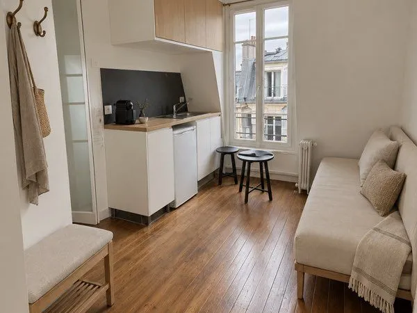 Chambre de service rénovée près de la tour effeil - paris 15