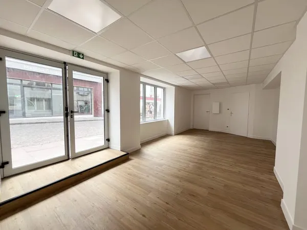 Local commercial rénové en centre ville