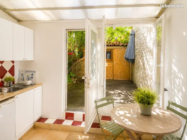 T1 avec jardinet privé arboré et atelier près du Marché
