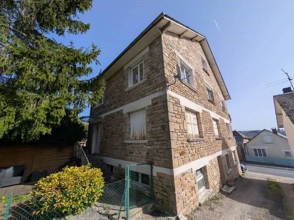 Maison 15 pièces 243 m²