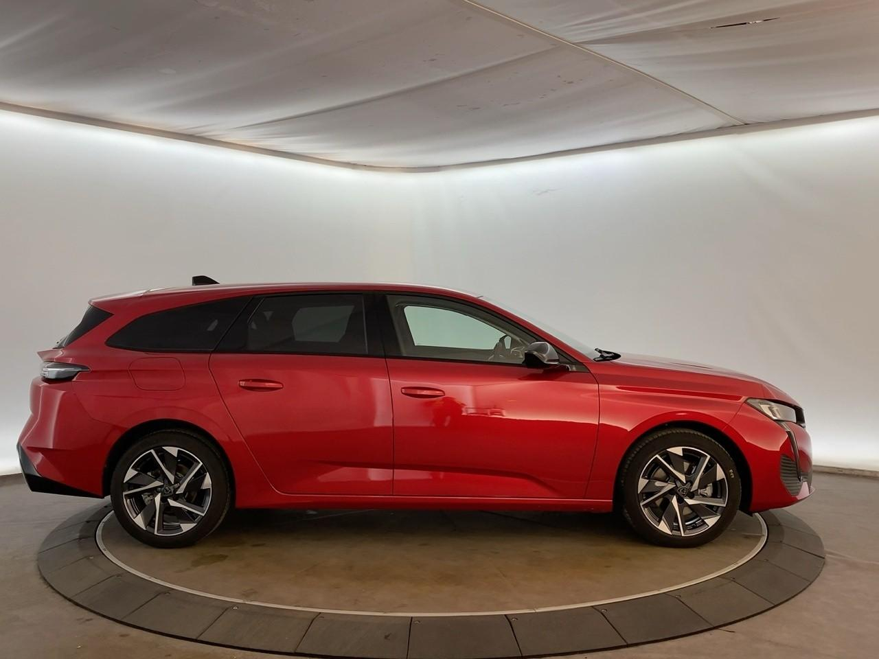 Peugeot 308 sw hybrid 145 e-dcs6 allure — photo 4