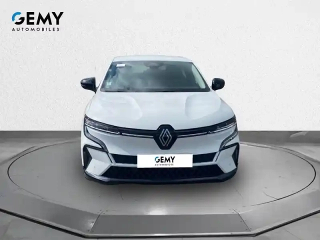 Renault Megane e-tech ev40 130ch standard charge — photo 32