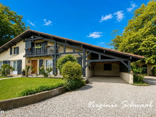 Maison 7 pièces 192 m²
