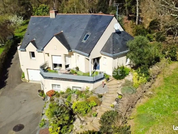 Maison 8 pièces 200 m²