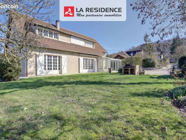 Maison 8 pièces 183 m²