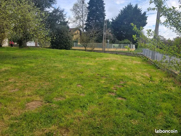 Terrain constructible sur SULIGNAT