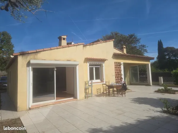 GRASSE - MAISON DE 120 m² SUR 2 000 m² DE TERRAIN CONSTRUCTIBLE - FORT POTENTIEL