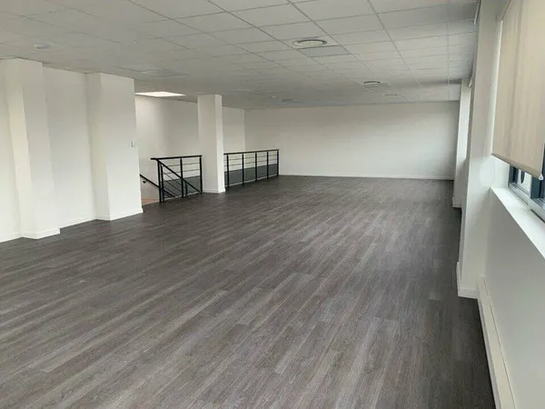Local d'activité 274 m²