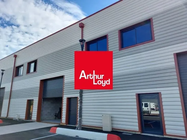 Entrepôt 260 m²