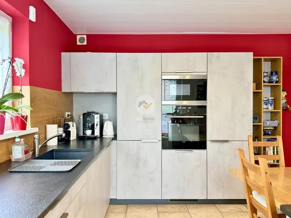 Maison individuelle rénovée de 125 m² 4 chambres Double garag