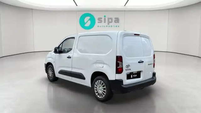 Toyota Proace city medium 1.5l 130 d-4d — photo 3