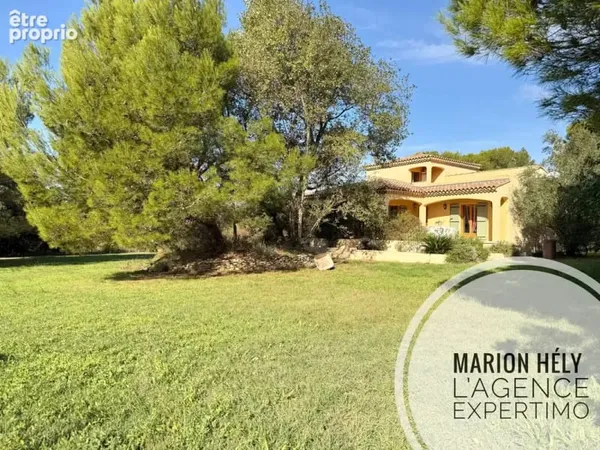 Uchaux, superbe maison familiale avec suite parentale et jardin arboré de 2500 m2