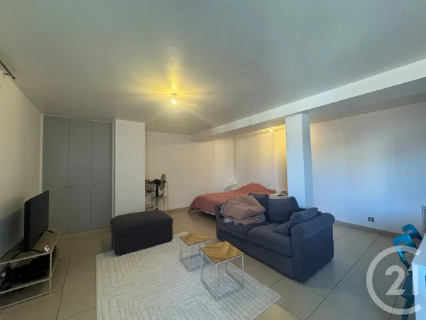 Studio 1 pièce 46 m²