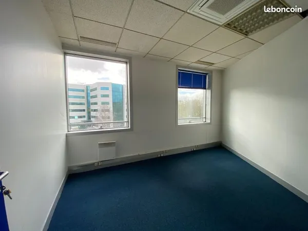 Bureau 197 m²