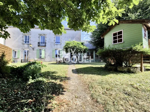 CHARMANTE MAISON DE VILLE RENOVEE 220 m² AVEC JARDIN