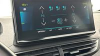 Peugeot 3008 HYBRID4 300ch Allure Pack e-EAT8 — photo 13