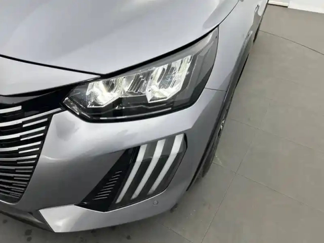 Peugeot 208 hybrid 110 e-dcs6 — photo 44