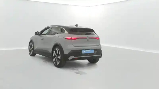 Renault Megane e-tech ev60 220 ch optimum charge — photo 29