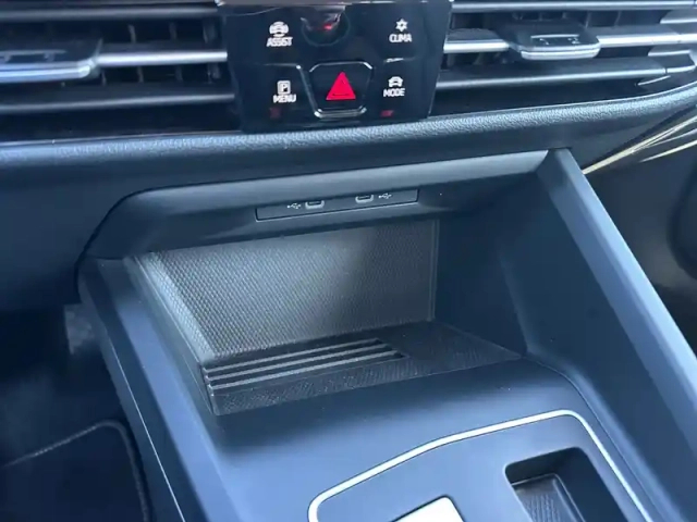 Volkswagen Golf 1.5 ehybrid 204 dsg6 — photo 27
