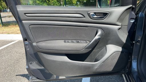 Renault Megane 1.2 TCe 100 Energy - Limited – 2017 – 146872 km – Essence – Boîte Manuelle — photo 35