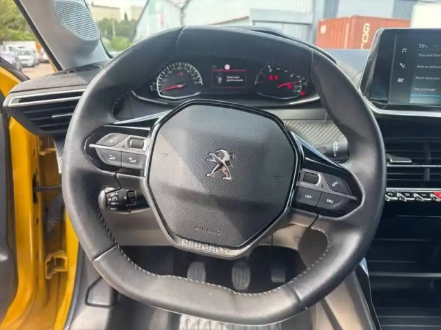 Peugeot 208 puretech 75 s&amp;s bvm5 — photo 18