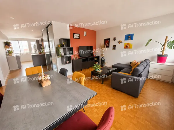 T5 de 97 m2  3 chambres, suite parentale, 2 balcons et cave