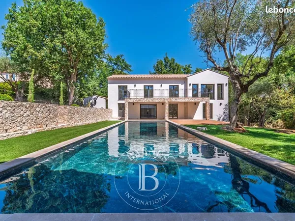 Villa 7 pièces 239 m²