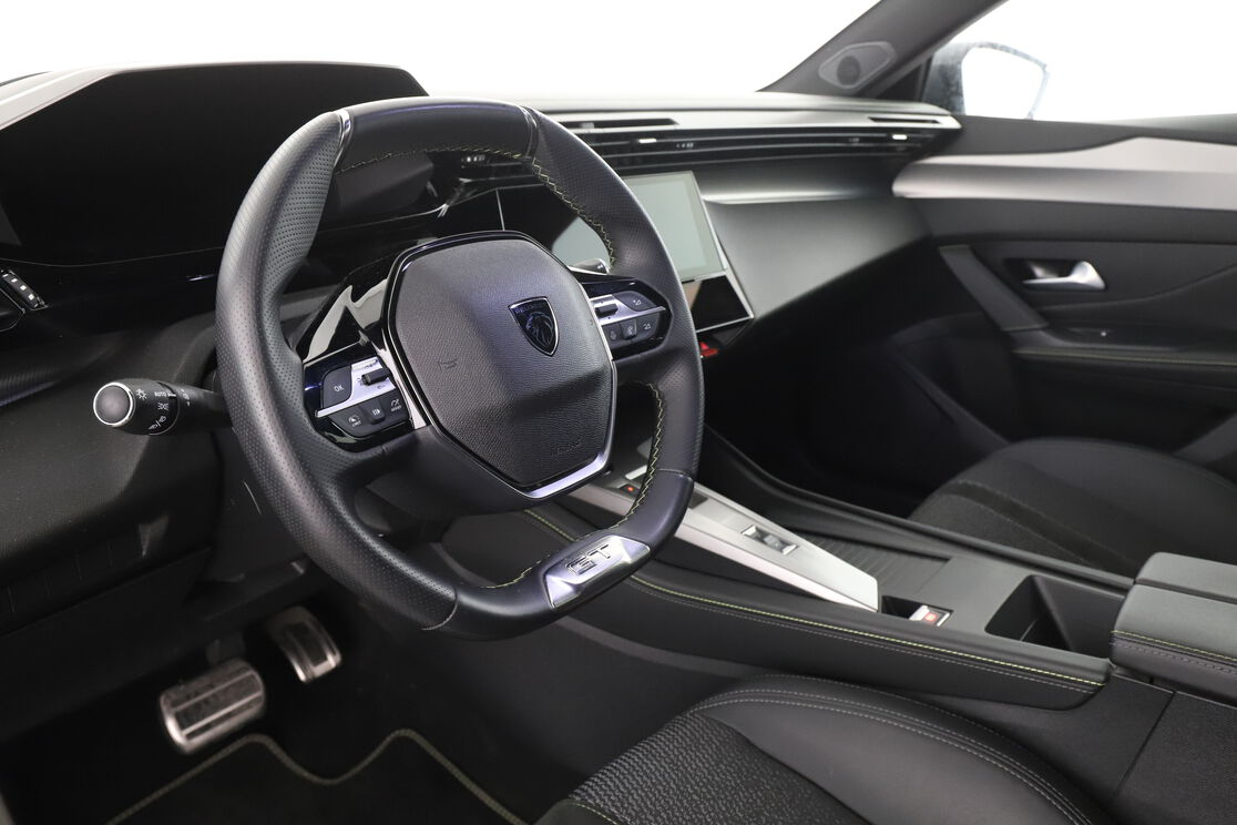Peugeot 308 1.2 Hybrid GT e-DCS6 — photo 10