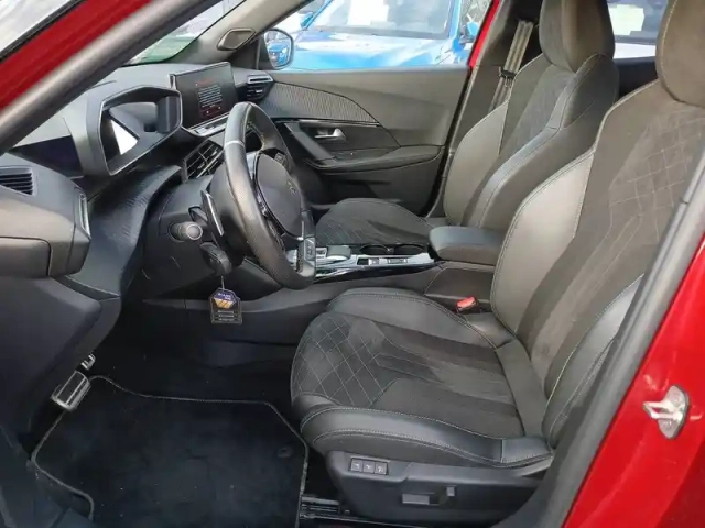 Peugeot 2008 puretech 130 s&amp;s eat8 — photo 30