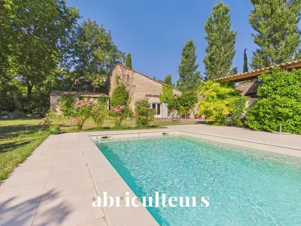 Mas provençal de 310 m² avec piscine et parc de 7 880 m² à Orgon (13660) - PNR des Alpilles