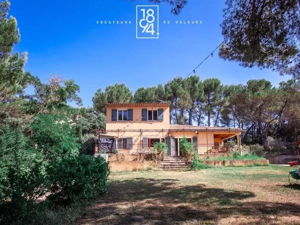 Maison 8 pièces 215 m²