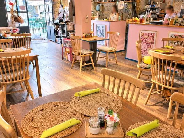 A vendre - Fond de commerce restaurant brunhc - place de la Fontaine à La Napoule (06)